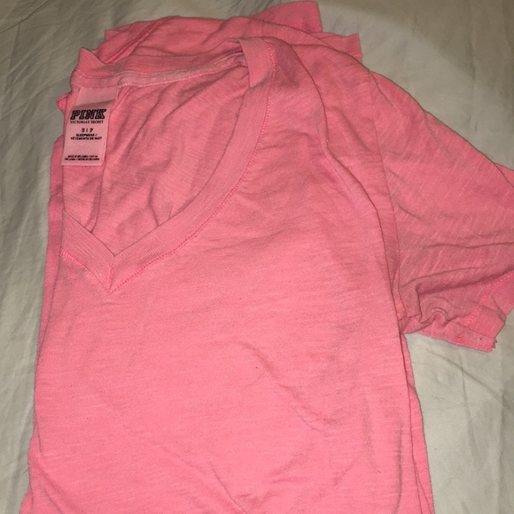 Coral V neck - Picture 1 of 2